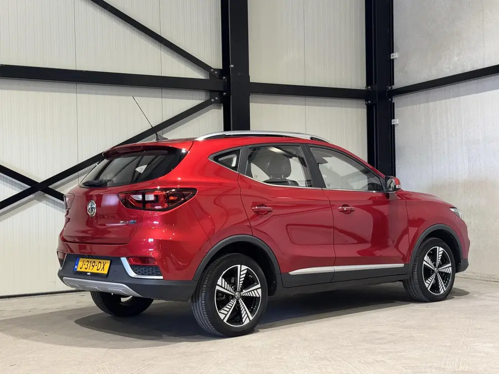 MG ZS EV Luxury 45 kWh | leder | panorama | navi | uit 2020, foto 2