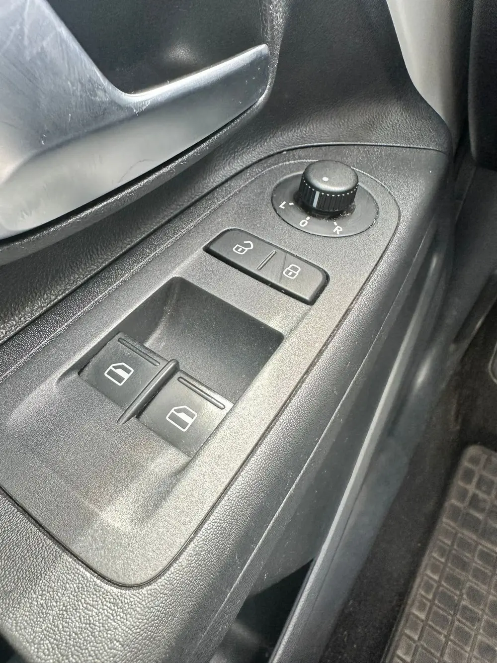 Volkswagen UP! 1.0 / AIRCO / STOELVERWARMING / CAMERA / CRUI uit 2021, foto 19
