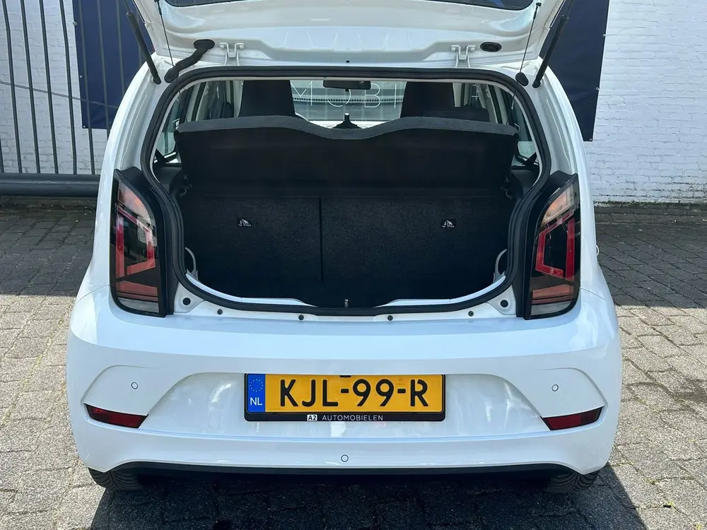Volkswagen UP! 1.0 / AIRCO / STOELVERWARMING / CAMERA / CRUI uit 2021, foto 9