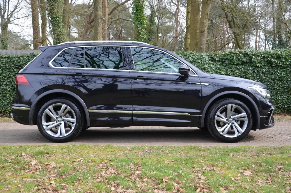 Volkswagen Tiguan 1.5 TSI R-Line Business+ Automaat/Navi/Pdc uit 2021, foto 2