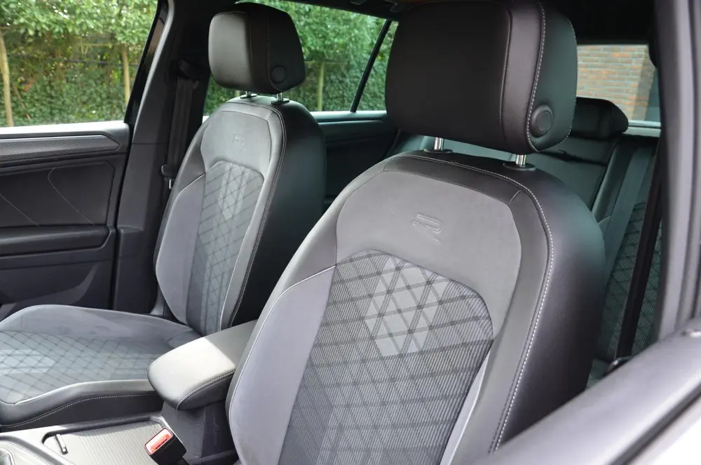 Volkswagen Tiguan 1.5 TSI R-Line Business+ Automaat/Navi/Pdc uit 2021, foto 7