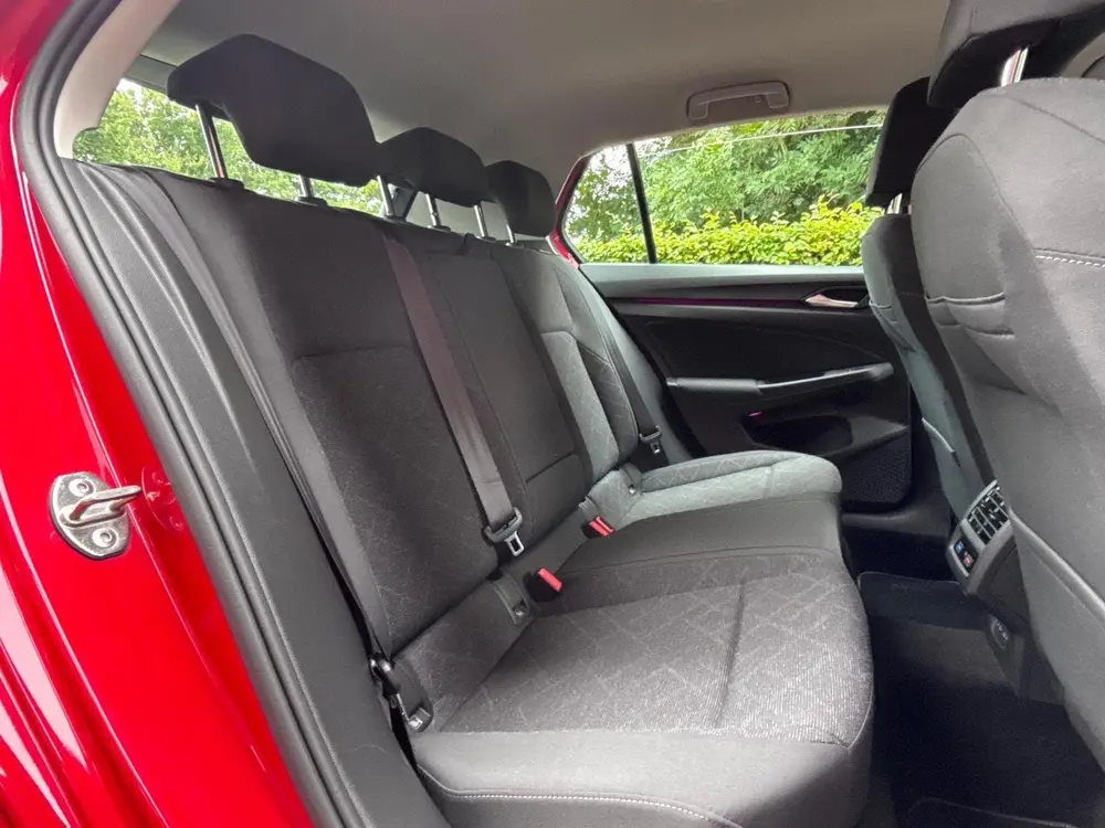 Volkswagen Golf 1.0 TSI Life uit 2020, foto 15