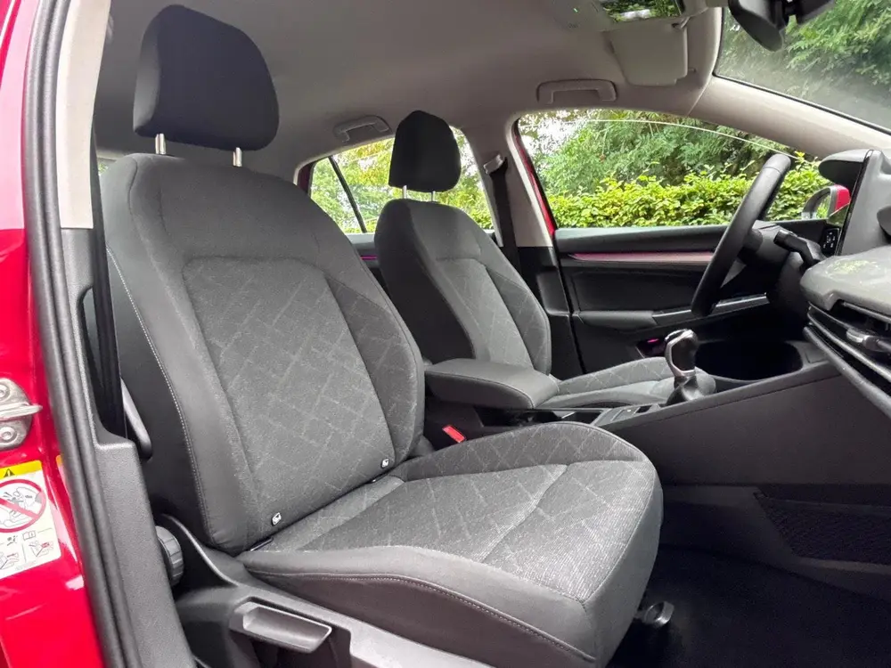 Volkswagen Golf 1.0 TSI Life uit 2020, foto 16
