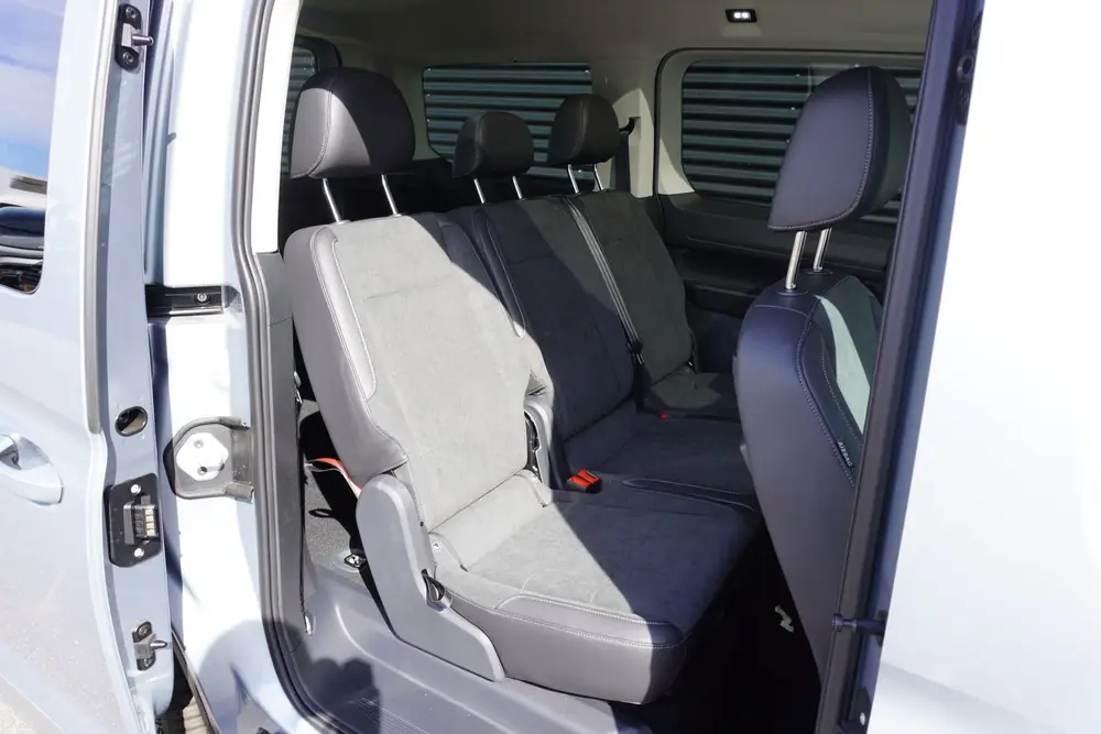 Volkswagen Caddy Maxi L2 150pk Plug-in Hybride Style Automaa uit 2026, foto 5