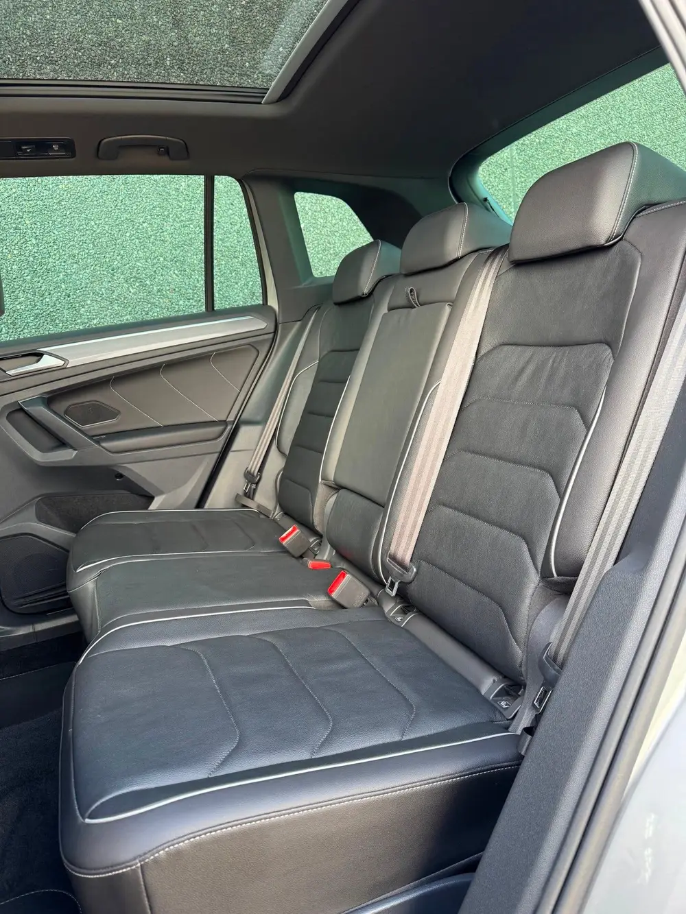 Volkswagen Tiguan 1.5 TSI 3x R-Line Pano Leder Navi Keyless uit 2019, foto 14