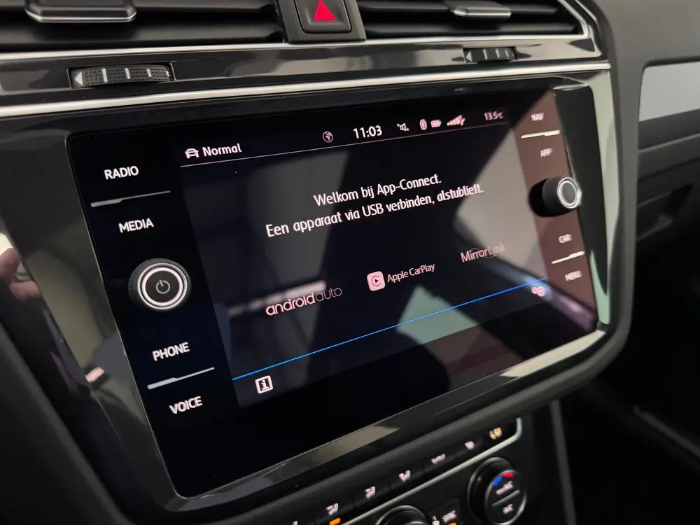 Volkswagen Tiguan 1.5 TSI 3x R-Line Pano Leder Navi Keyless uit 2019, foto 19