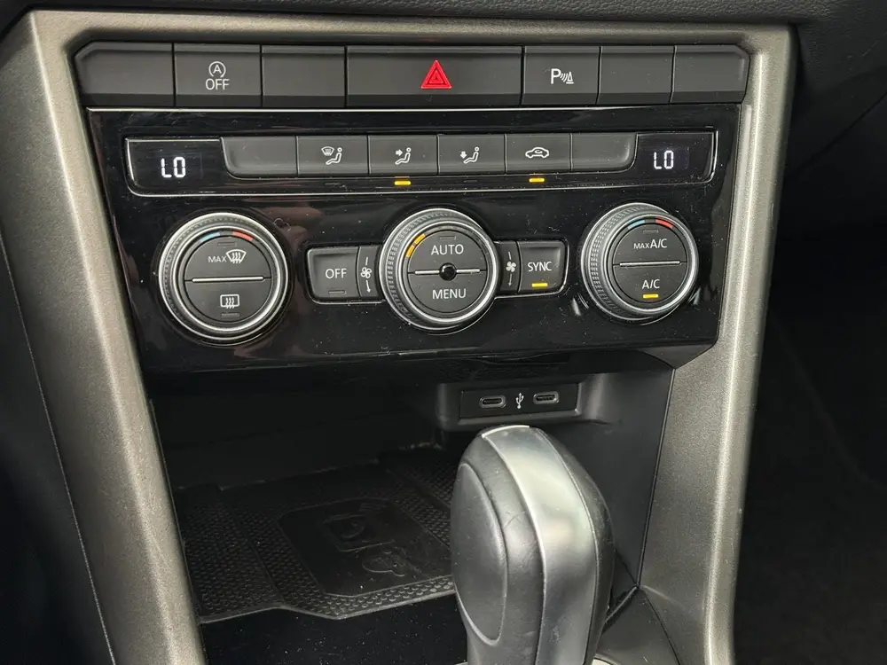 Volkswagen T-Roc 1.5 TSI Style Business | Panoramadak | Navi uit 2021, foto 13