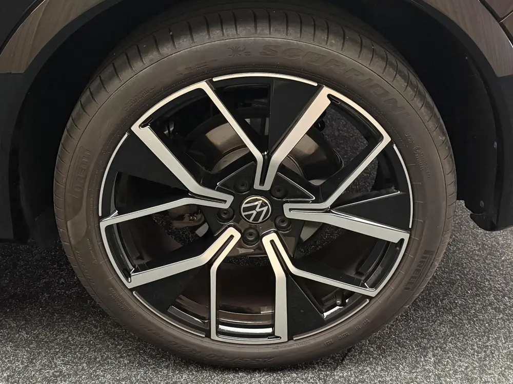 Volkswagen Tiguan 1.5 eTSI R-Line Business Camera Panorama I uit 2025, foto 17