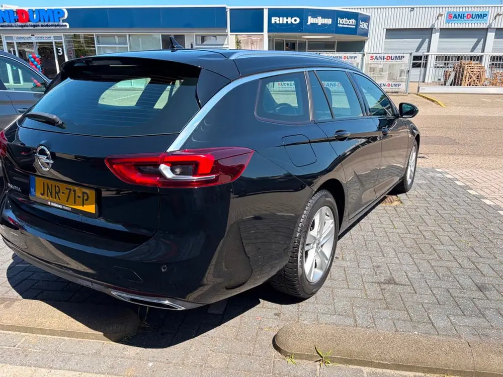 Opel Insignia SPORTS TOURER 2.0 Turbo Ultimate uit 2022, foto 2