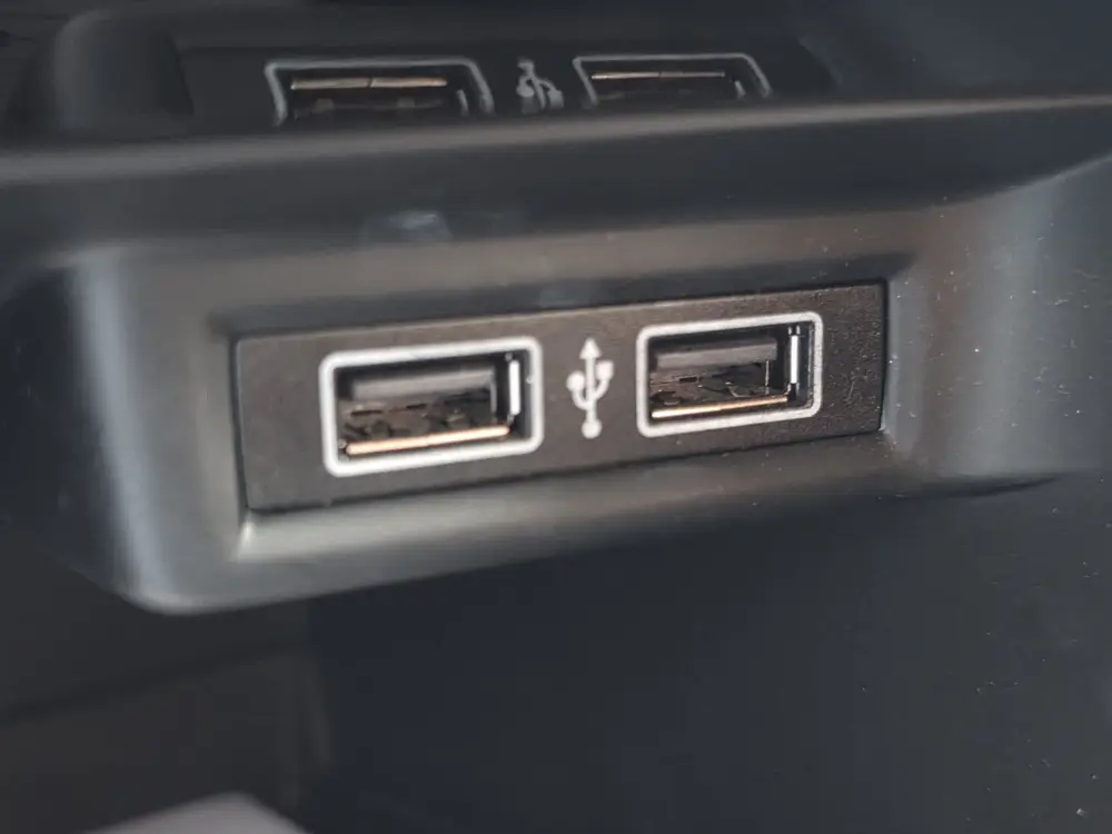 Volkswagen T-Roc NAVI TEL DAB LM PDC CAMERA 1.0 TSI uit 2019, foto 16