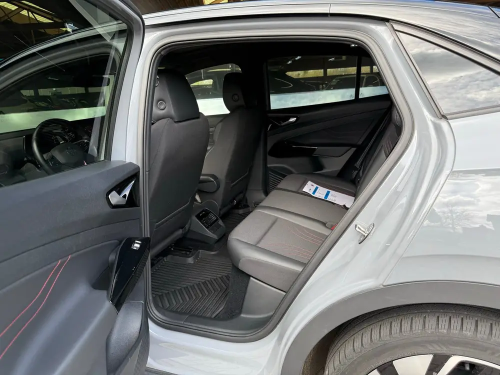Volkswagen ID.5 GTX 299pk 4MOTION model 2024 uit 2023, foto 6