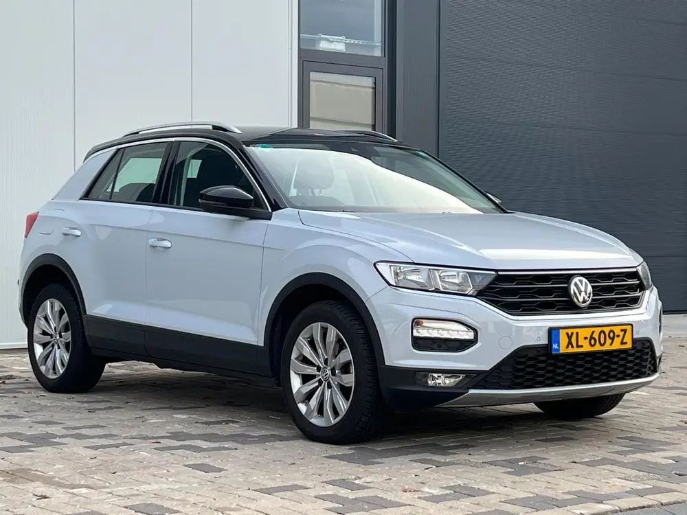 Volkswagen T-Roc 1.5 TSI Style Business Automaat uit 2019, foto 3