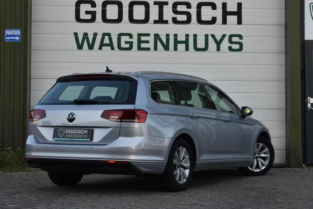 Volkswagen Passat Variant 1.5 TSI Business | Camera | Climat uit 2022, foto 4