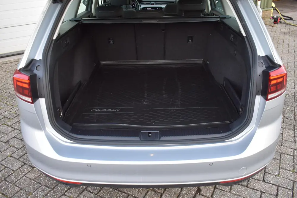 Volkswagen Passat Variant 1.5 TSI Business | Camera | Climat uit 2022, foto 9