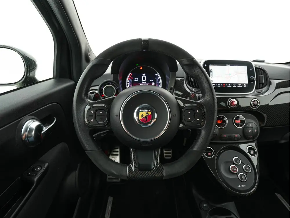 Abarth 695 1.4 T-Jet Competizione 70th Anniversary ( One of uit 2019, foto 18