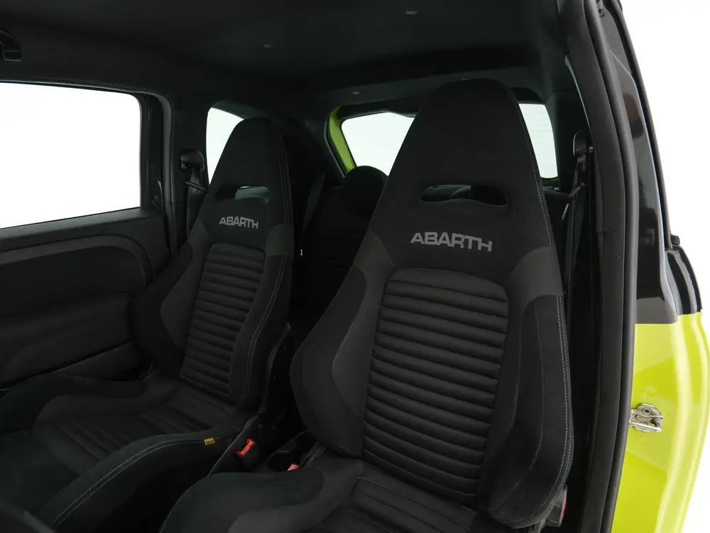 Abarth 695 1.4 T-Jet Competizione 70th Anniversary ( One of uit 2019, foto 9