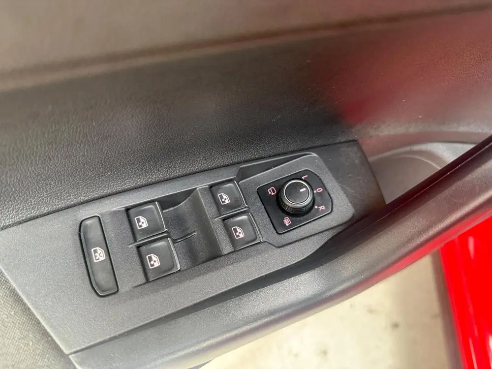 Volkswagen Polo 1.0 TSI Highline R-line Apple CarPlay/Androi uit 2019, foto 4