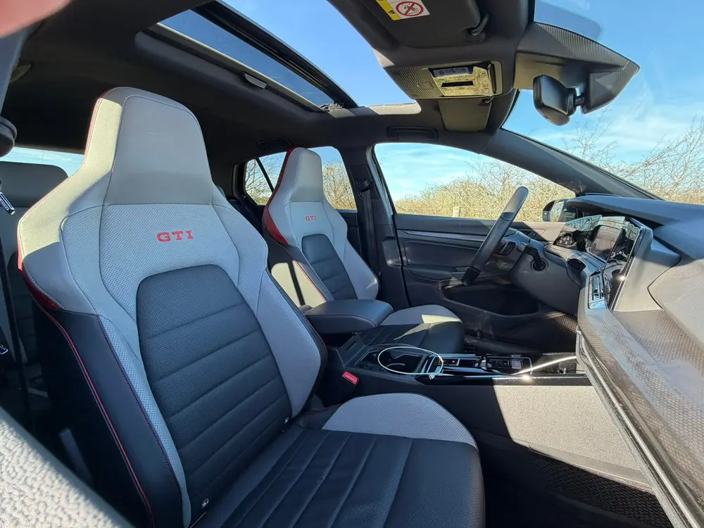 Volkswagen Golf 2.0 TSI GTI Clubsport 301 PK uit 2022, foto 11