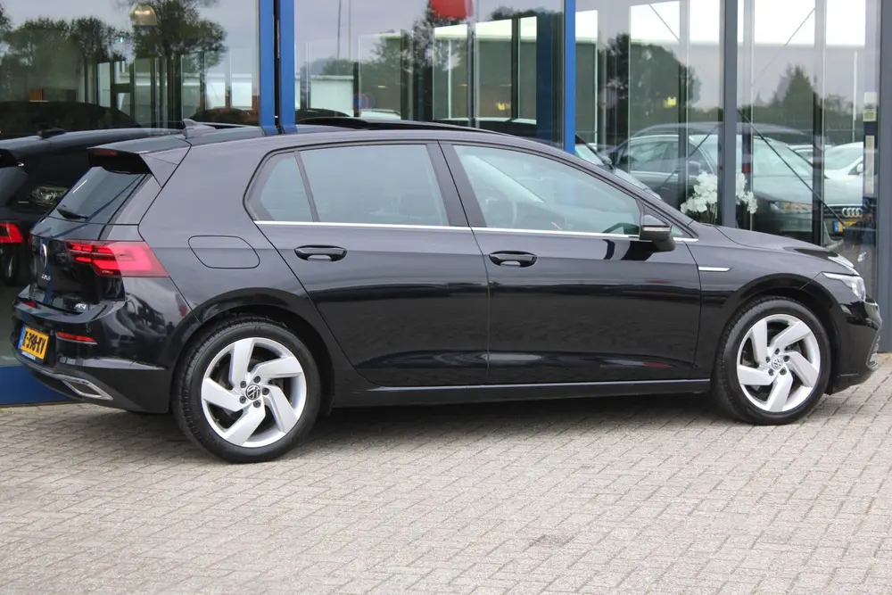 Volkswagen Golf 1.5 eTSI Style PANORAMADAK MEMORY ACC SFEER uit 2020, foto 3