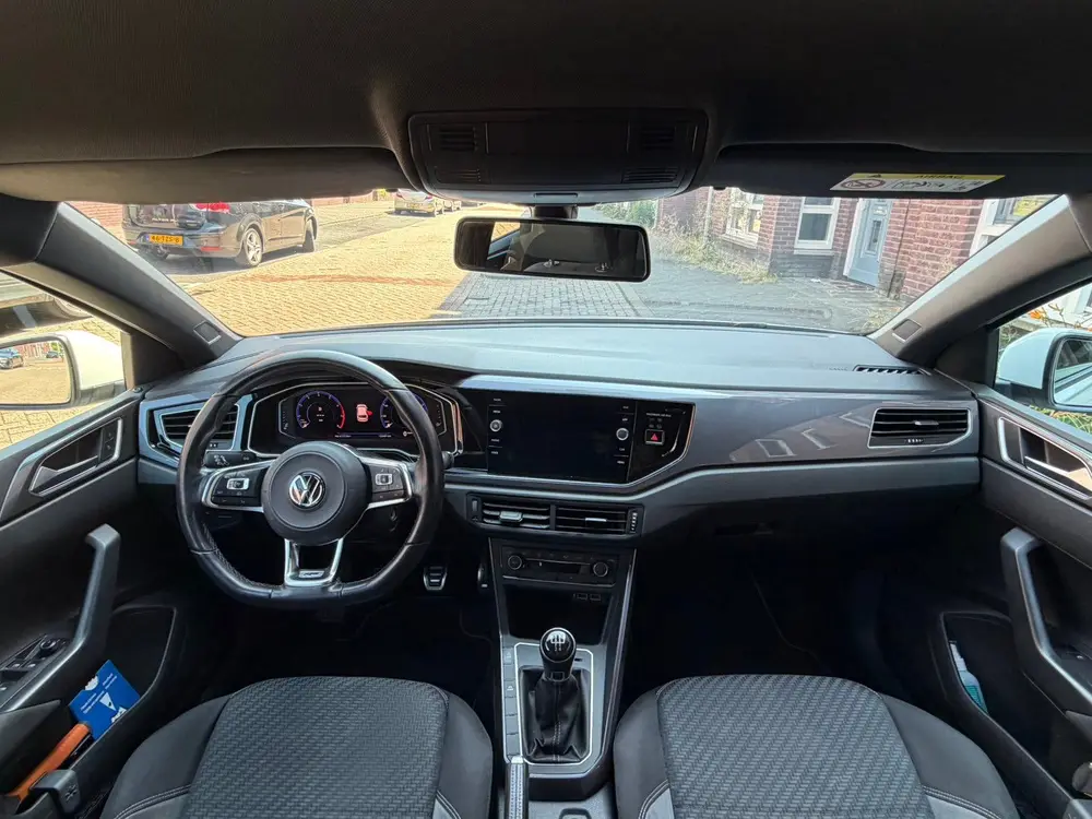 Volkswagen Polo 1.0 TSI Highline R-Line 2019 Wit uit 2019, foto 17
