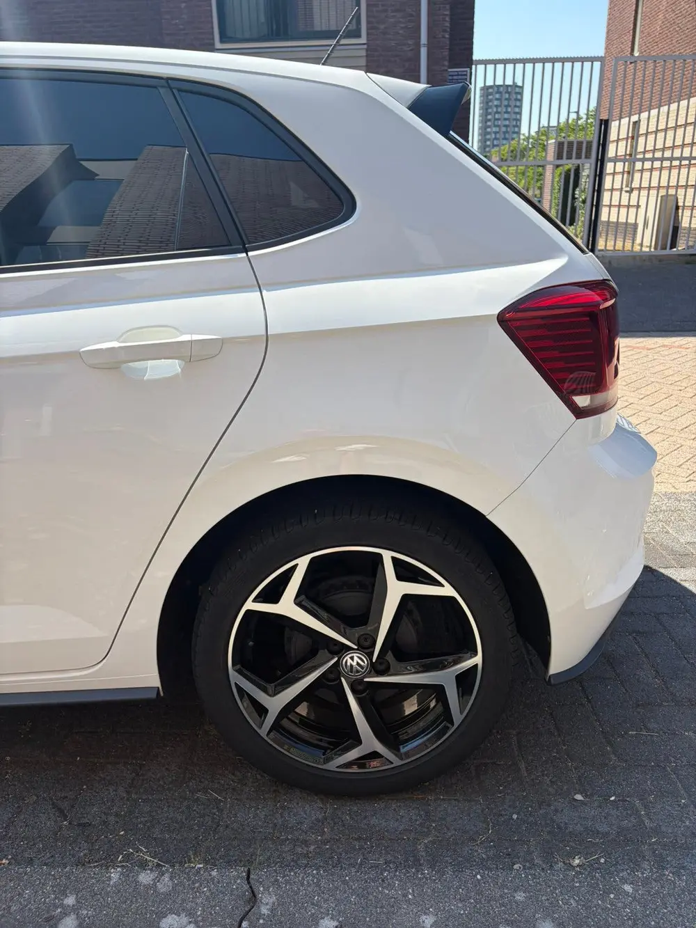 Volkswagen Polo 1.0 TSI Highline R-Line 2019 Wit uit 2019, foto 6