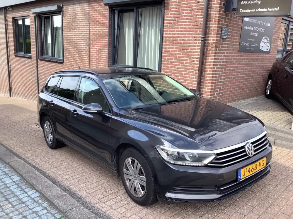Volkswagen Passat Variant 1.5 TSI Highline automaat uit 2019, foto 2