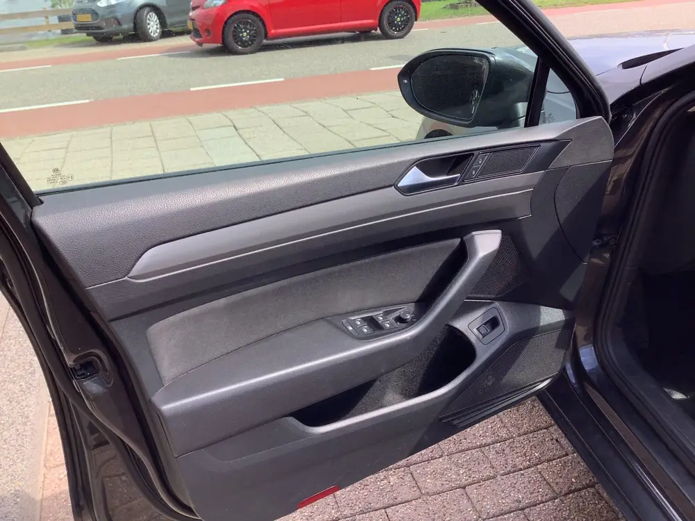 Volkswagen Passat Variant 1.5 TSI Highline automaat uit 2019, foto 5