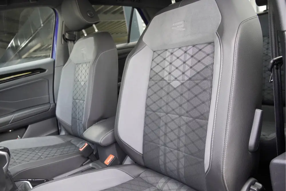 Volkswagen T-Roc 1.5 TSI 150PK! R-Line BJ2023 Lmv 17" | Led uit 2023, foto 14