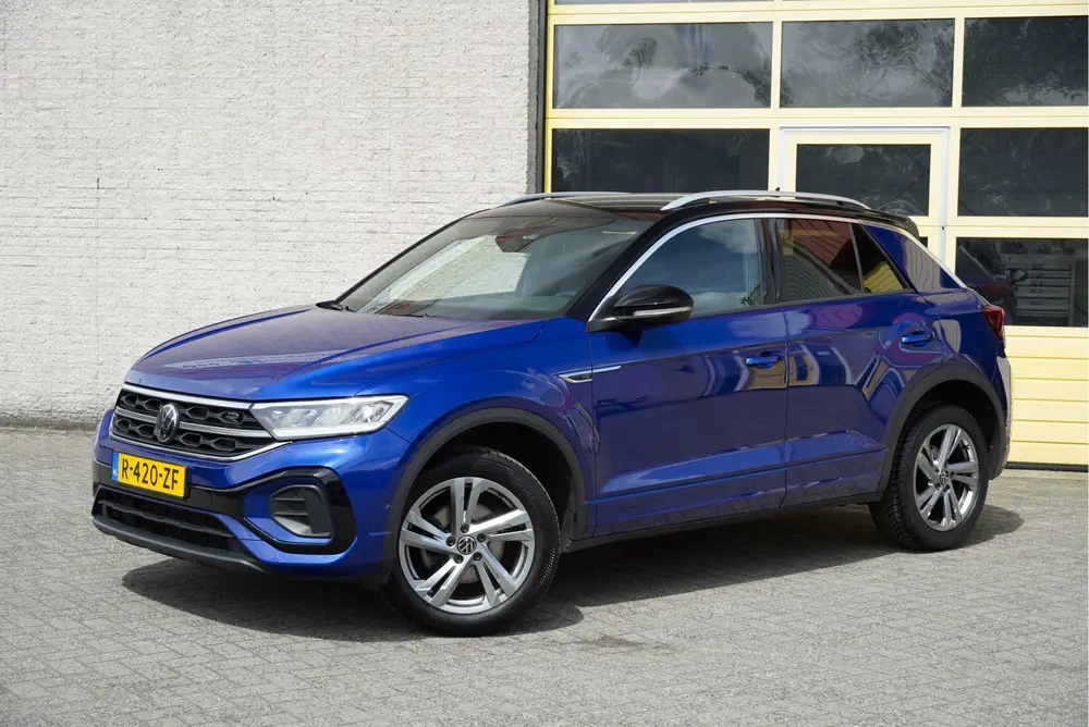 Volkswagen T-Roc 1.5 TSI 150PK! R-Line BJ2023 Lmv 17" | Led uit 2023, foto 2