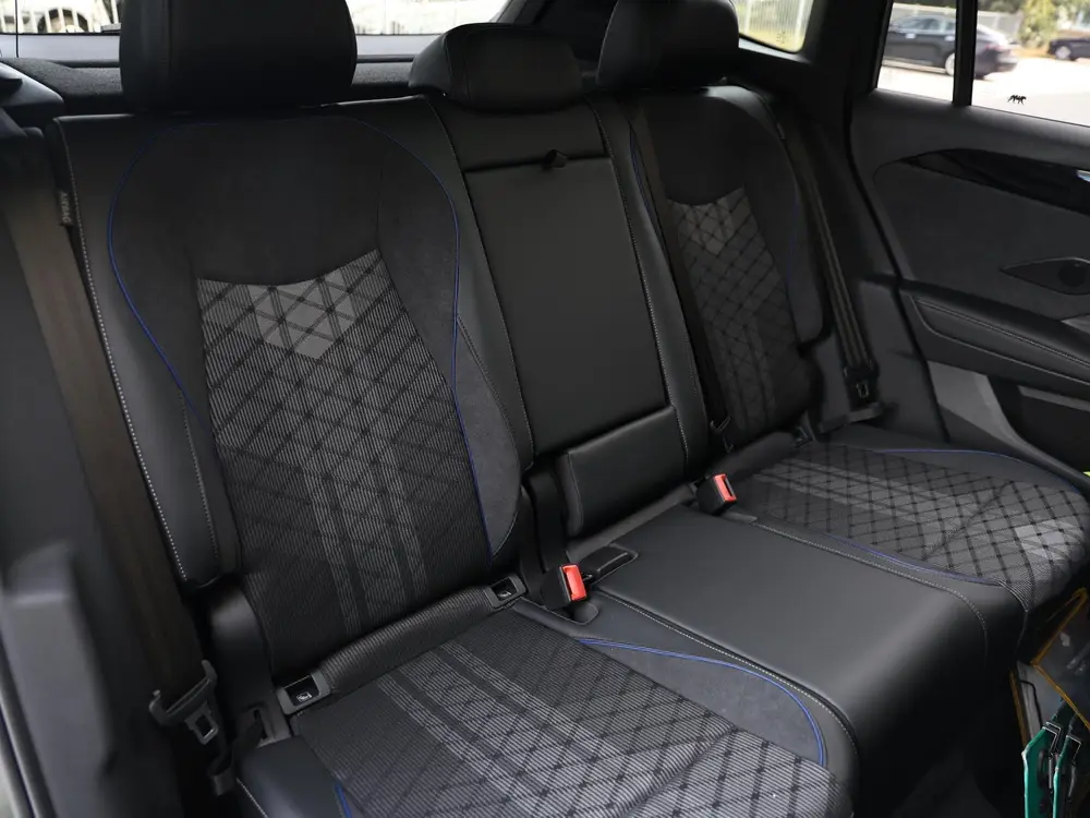 Volkswagen Tiguan R-Line Edition 1.5 eHybrid 204 PK | Trekha uit 2026, foto 9