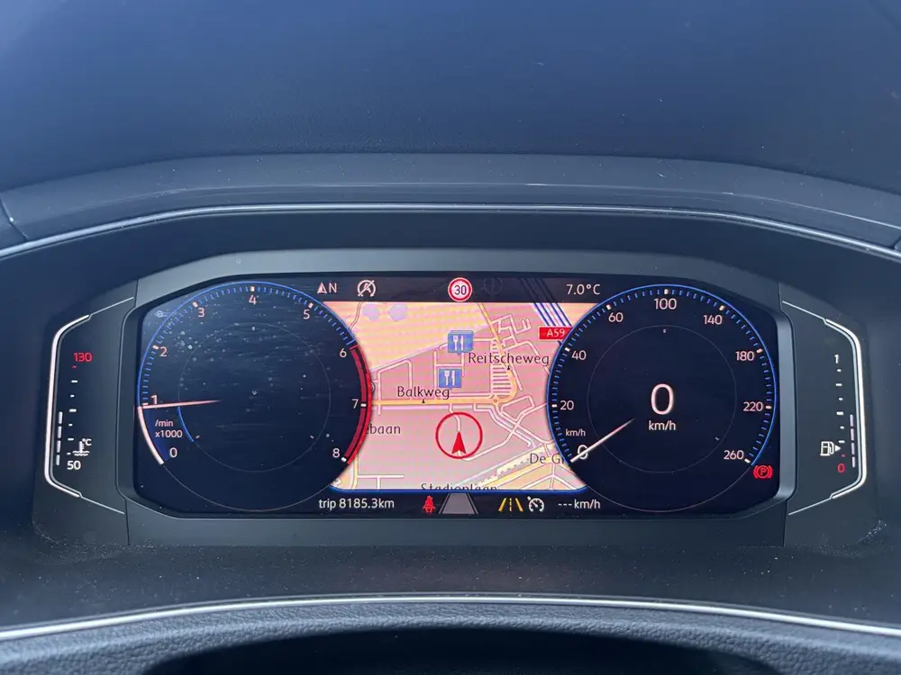 Volkswagen T-Roc 1.5 TSI Sport | NAVIGATIE | ADAPTIVE CRUISE uit 2019, foto 11