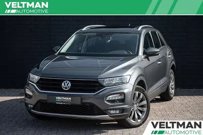 Volkswagen T-Roc 1.5 TSI Sport PANO AUTOMAAT ACC LED NAVI uit 2020