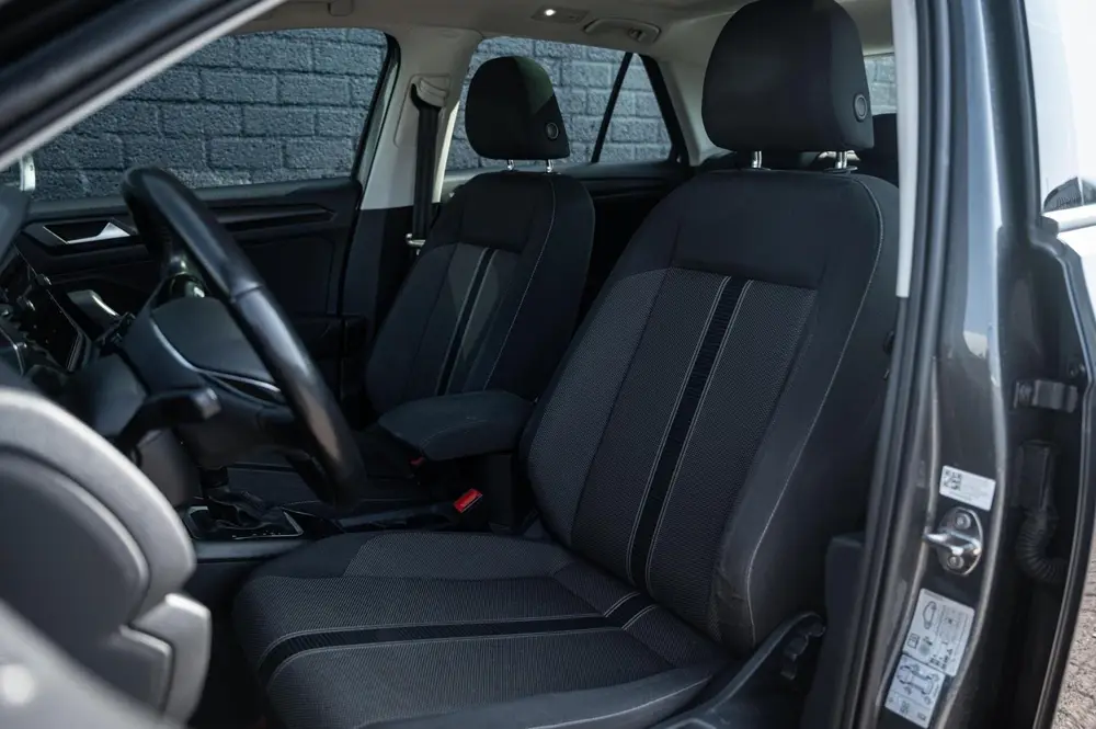Volkswagen T-Roc 1.5 TSI Sport PANO AUTOMAAT ACC LED NAVI uit 2020, foto 14