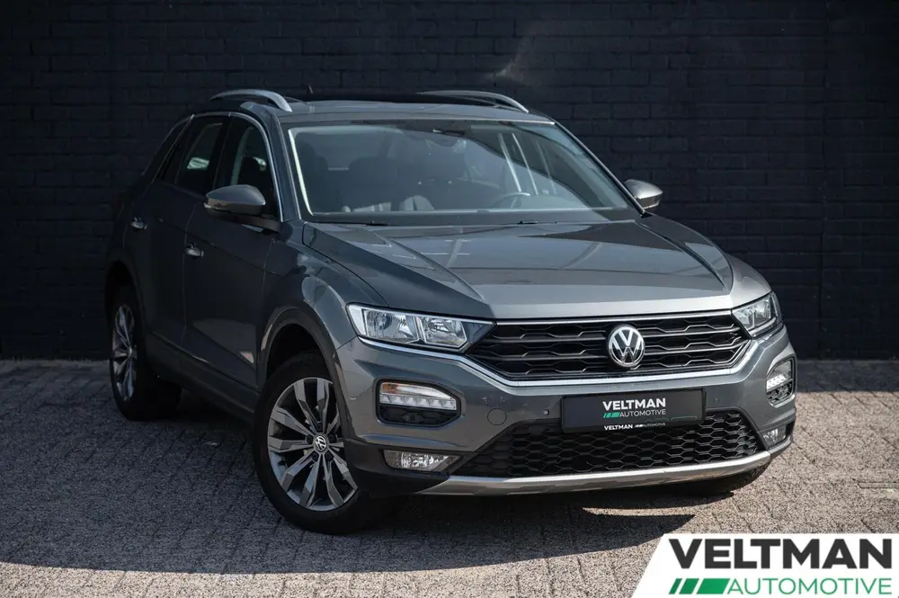 Volkswagen T-Roc 1.5 TSI Sport PANO AUTOMAAT ACC LED NAVI uit 2020, foto 2
