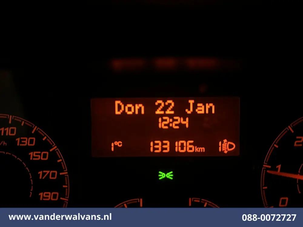 Peugeot Boxer 2.2 BlueHDi 141pk Bakwagen 428cm Lang Laadklep uit 2022, foto 18