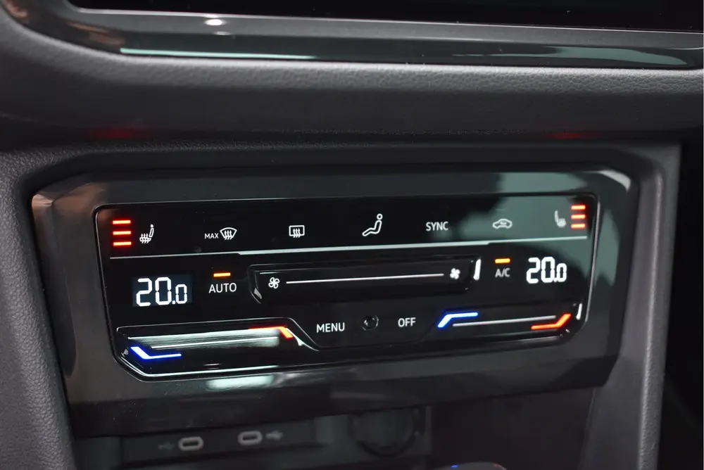 Volkswagen Tiguan 1.4 TSI eHybrid R-Line Business+ Virtual c uit 2023, foto 9