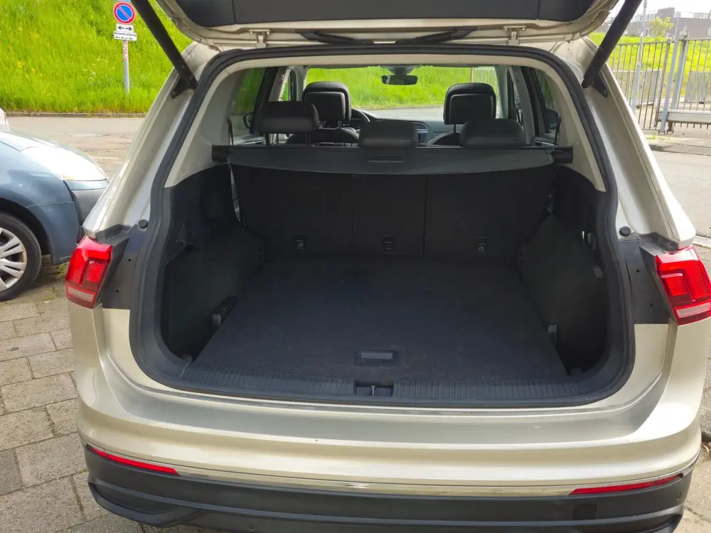 Volkswagen Tiguan Allspace 1.5 TSI Life Business uit 2023, foto 3