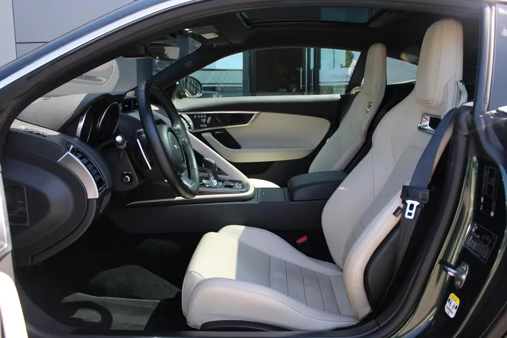 Jaguar F-Type P300 R-Dynamic | BRG | Carbon | NL auto uit 2019, foto 11