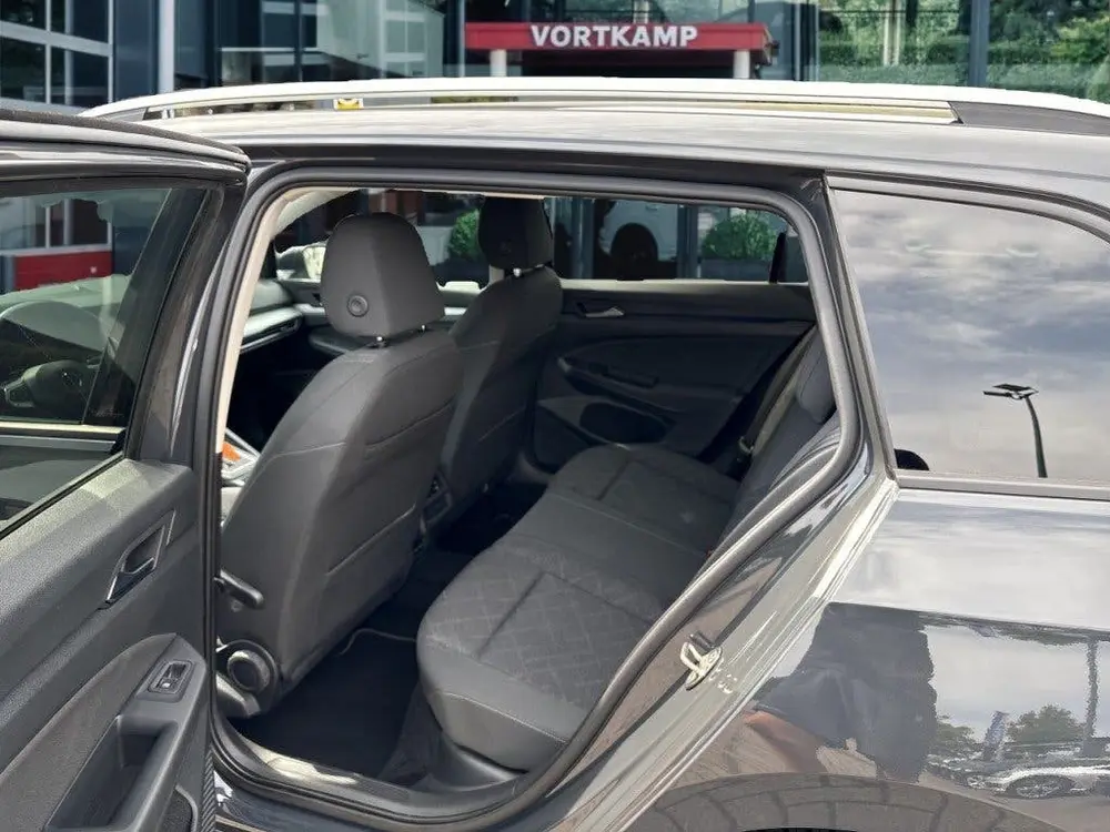 Volkswagen GOLF 1.0 eTSI DSG LIFE TREKHAAK/NAVI/ACC/STOELVER uit 2021, foto 11