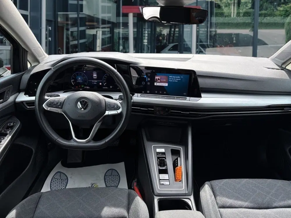 Volkswagen GOLF 1.0 eTSI DSG LIFE TREKHAAK/NAVI/ACC/STOELVER uit 2021, foto 13