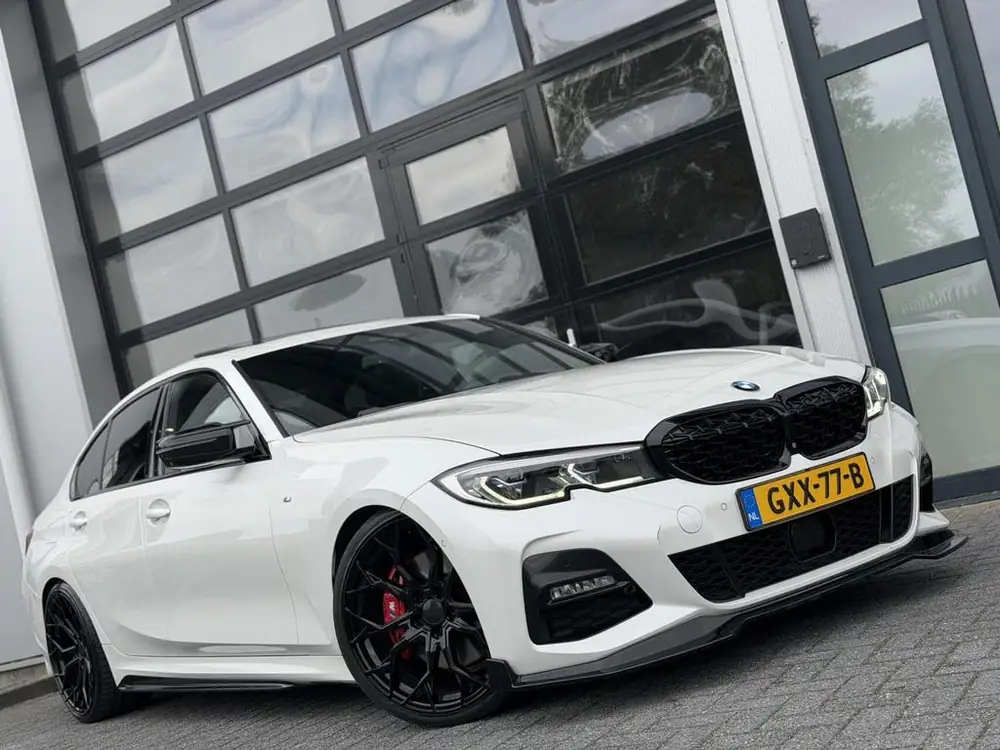 BMW 3-Serie 330e High Executive / M-Sport / Pano / LASER / L uit 2019, foto 2