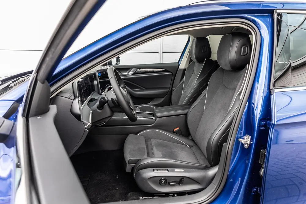 Volkswagen Passat Variant 1.5 eHybrid 204pk Elegance Busines uit 2026, foto 4