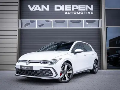 Volkswagen Golf 8 1.4 eHybrid GTE - Pano l Camera l Carplay uit 2021