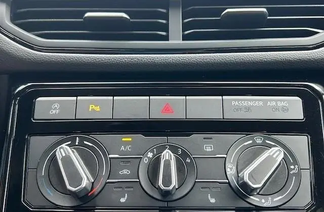 Volkswagen T-Cross 1.0 TSI Life Edition l Stoelverwarming l uit 2024, foto 19