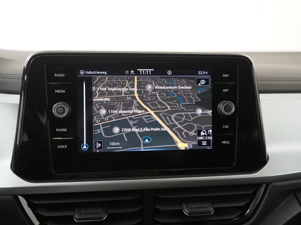 Volkswagen T-Roc 1.5 TSI Life | Camera | Navi | ACC | CarPla uit 2023, foto 16