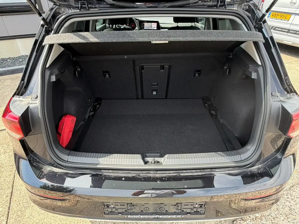 Volkswagen Golf 2.0 TDI 116 PK LIFE / NAVIGATIE / STOELVERW uit 2023, foto 10