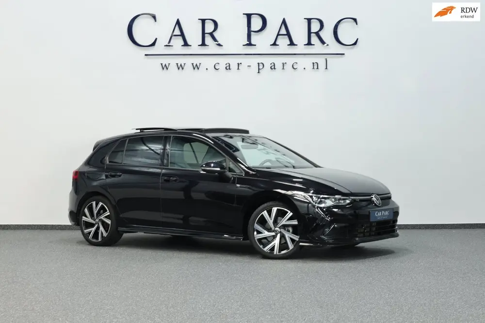 Volkswagen Golf 1.5 eTSI R-Line IQ+LED/VIRTUAL/SFEER/ALCANTA uit 2020