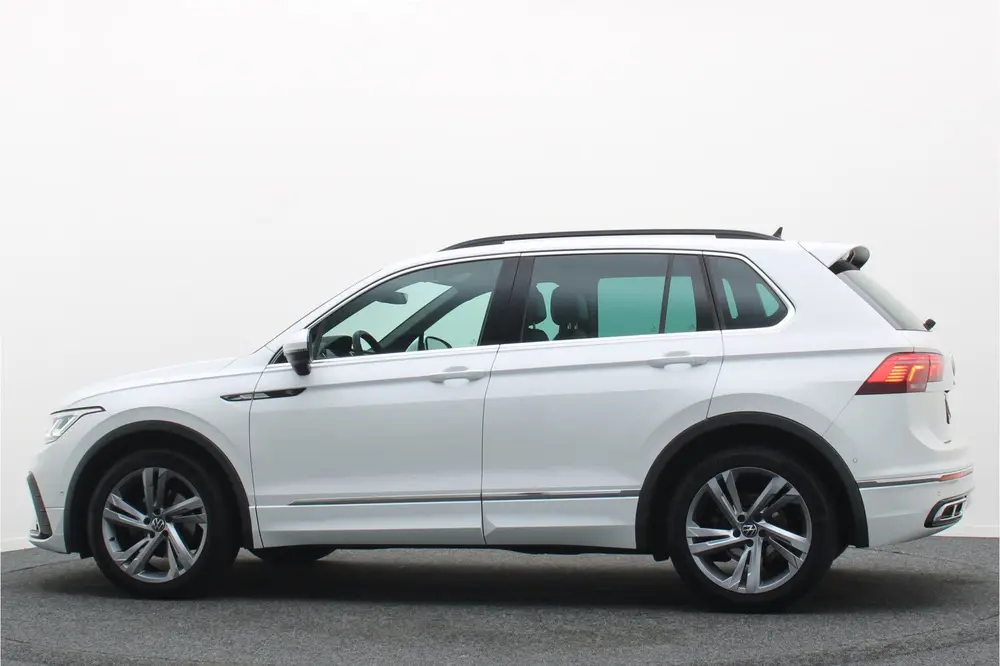 Volkswagen Tiguan 1.5 TSI R-Line Business+ Camera, Apple Car uit 2020, foto 19