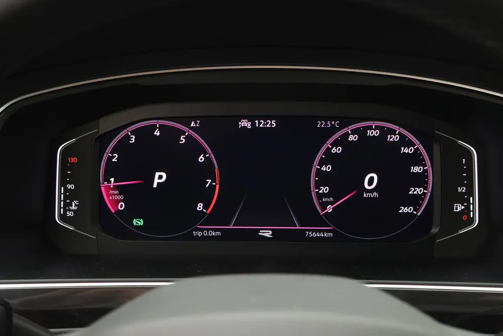 Volkswagen Tiguan 1.5 TSI R-Line Business+ Camera, Apple Car uit 2020, foto 4