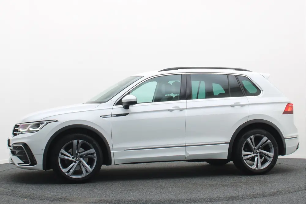 Volkswagen Tiguan 1.5 TSI R-Line Business+ Camera, Apple Car uit 2020, foto 7